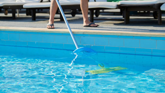 Handheld Pool Vacuums: Pros and Cons for Easy Pool Maintenance