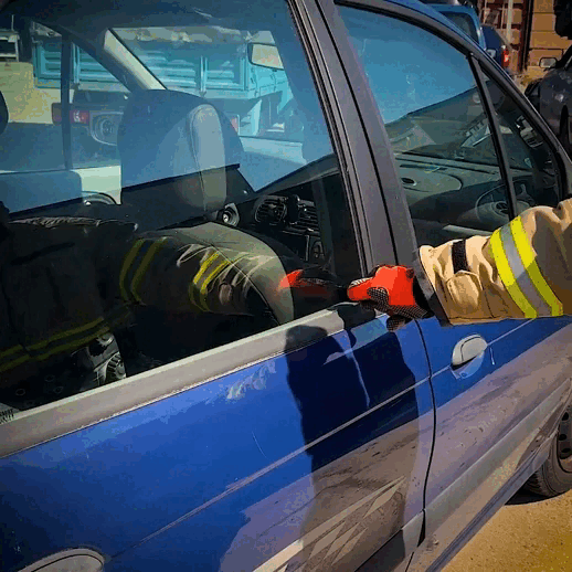 AxiaTool 2025 upgraded safety hammer emergency escape tool with a sturdy handle and sharp blade for breaking glass.